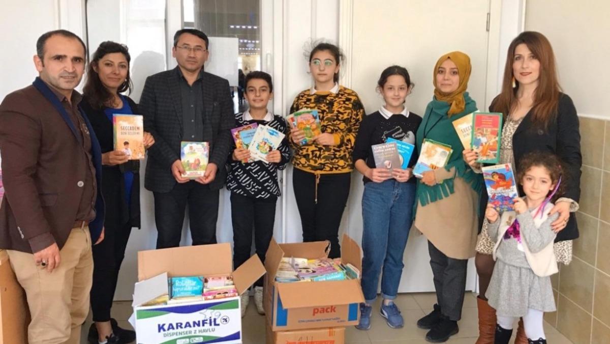 &Ouml;ğrencilerden, kitabı olmayan okullara kitap bağışı