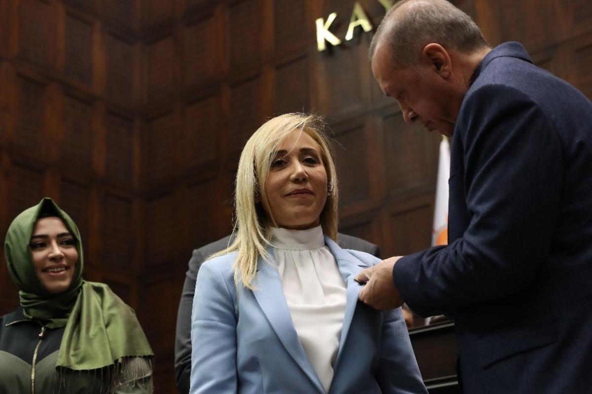 Tuba Vural &Ccedil;okal AK Parti&rsquo;ye ge&ccedil;ti