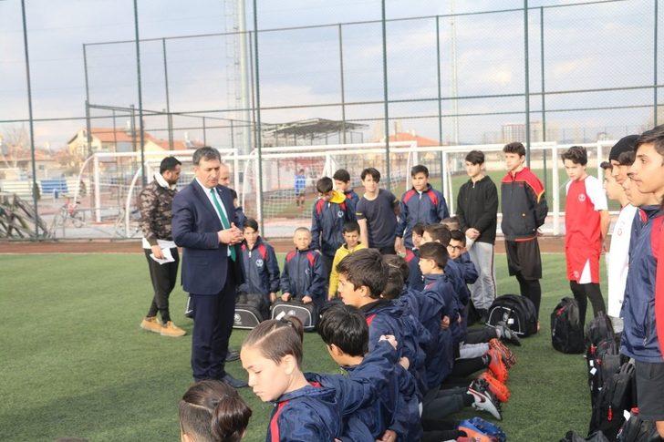 Futbolda alt yapı için malzeme dopingi G2