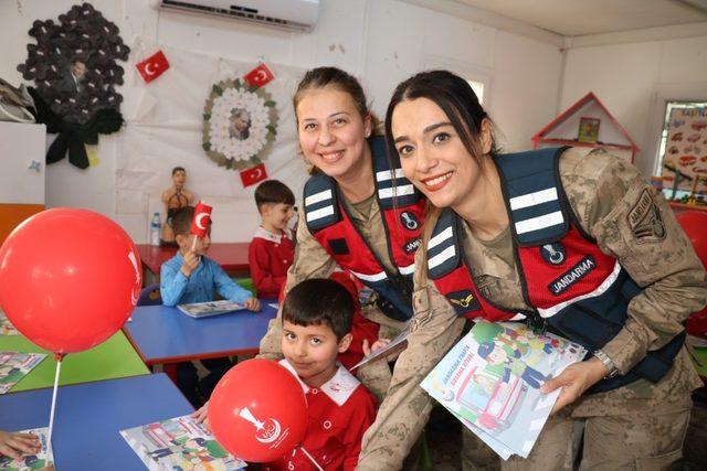 Anaokulu öğrencilerinden Mehmetçik’e destek