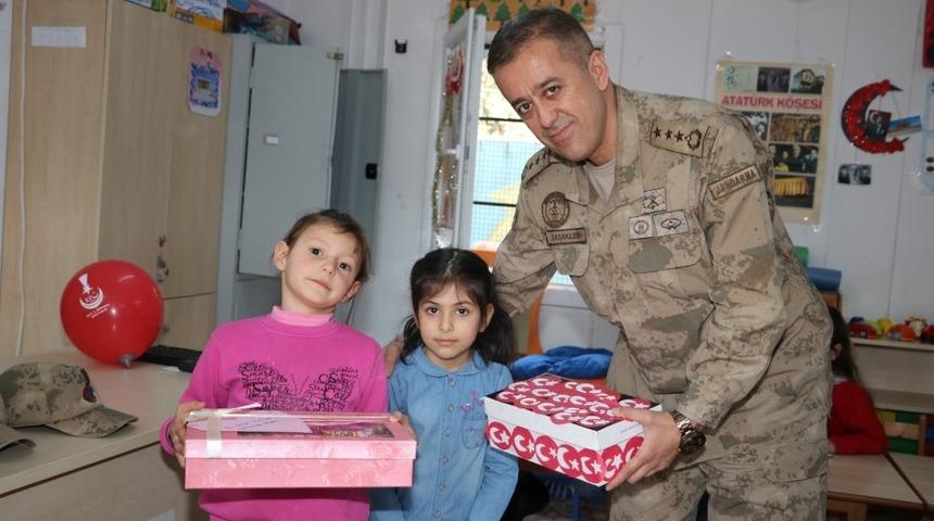 Anaokulu &ouml;ğrencilerinden Mehmet&ccedil;ik&rsquo;e destek