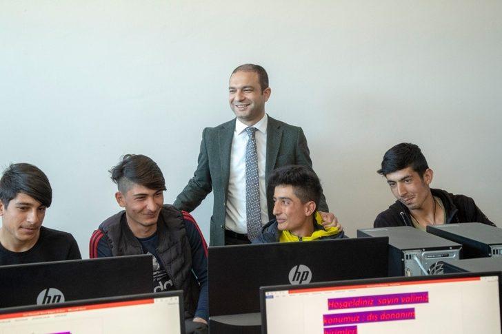 Başkan Vekili Aslan’dan Erçek ve Karagündüz mahallelerine ziyaret G3