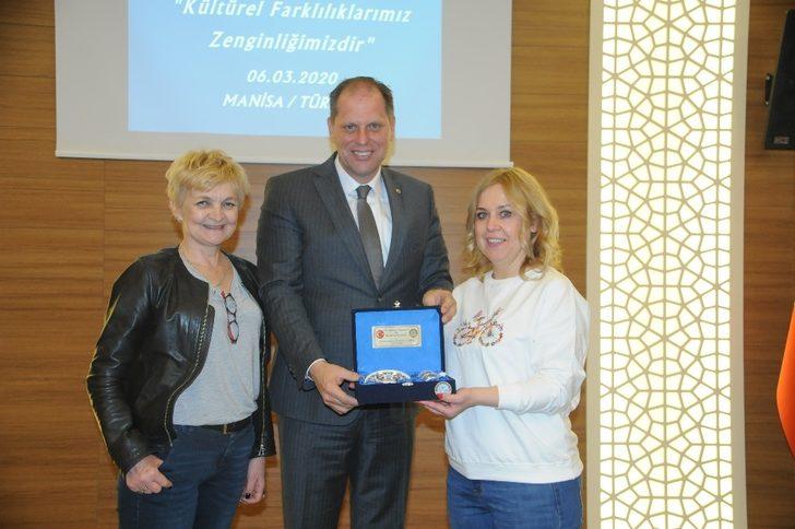 Yabancı öğrenciler Manisa Ticaret Borsasının misafiri oldu G2