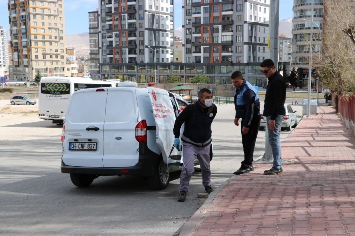 Niğde&rsquo;de otob&uuml;sler dezenfekte edildi