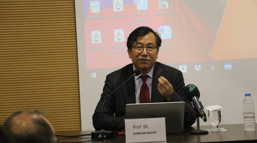 KBÜ’de ‘Doğu Türkistan Akademisi’ sona erdi