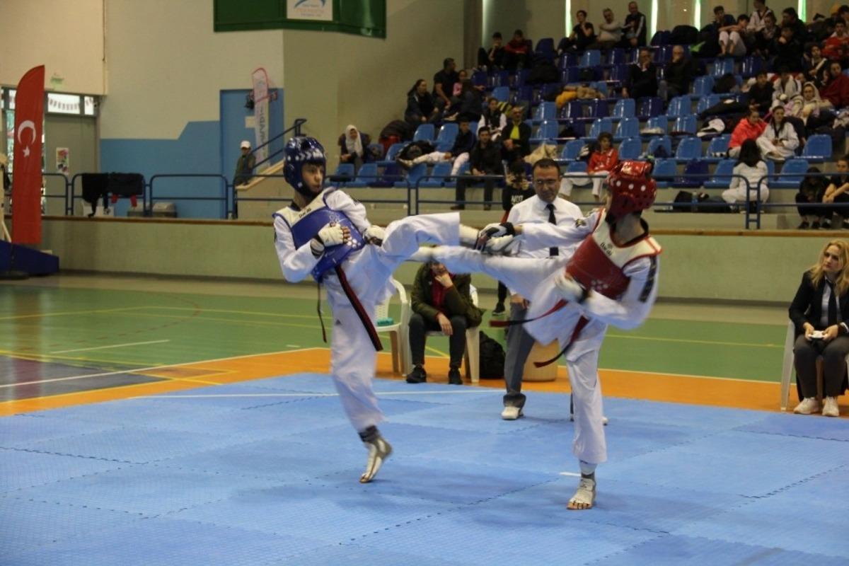 Muğla&rsquo;da Liselerarası T&uuml;rkiye Taekwondo Grup M&uuml;sabakaları yapıldı