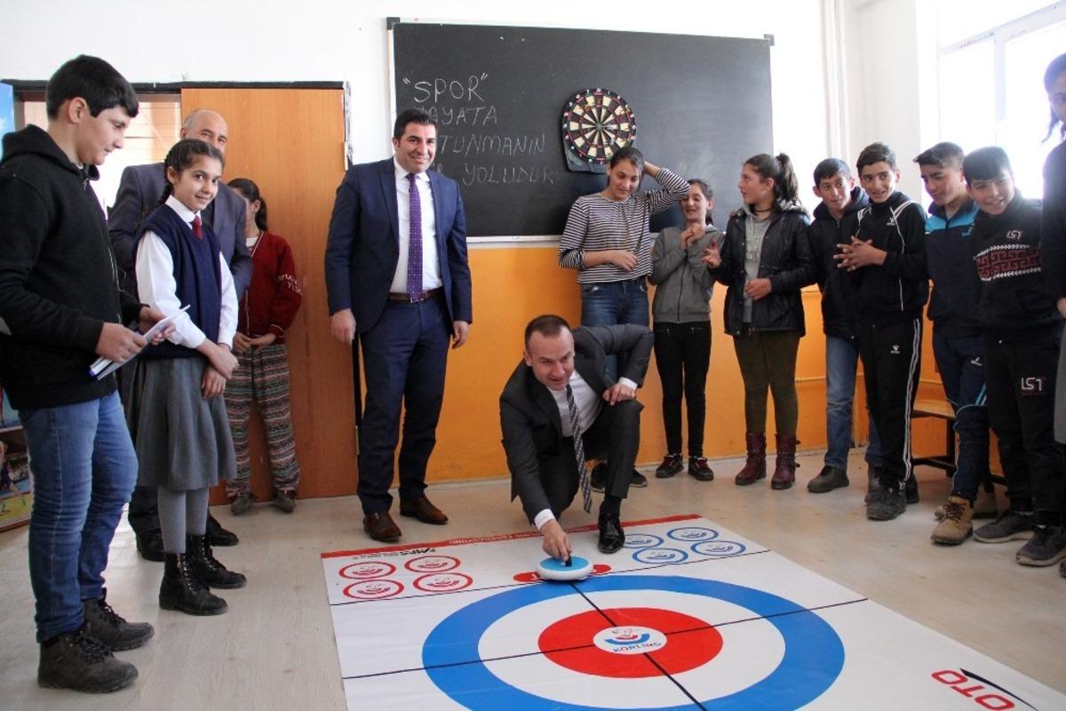Ağrı Mili Eğitim M&uuml;d&uuml;r&uuml; Tekin, Diyadin il&ccedil;esinde incelemelerde bulundu