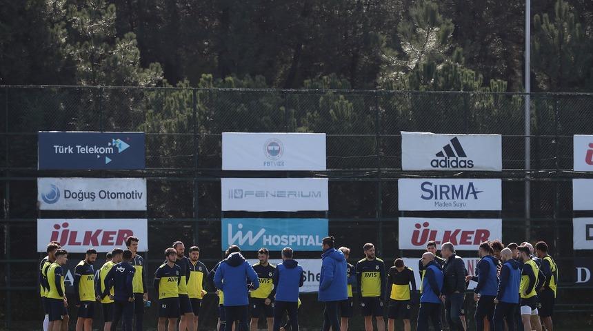 Fenerbahçe'de temizlik başlıyor! İşte yolcular...