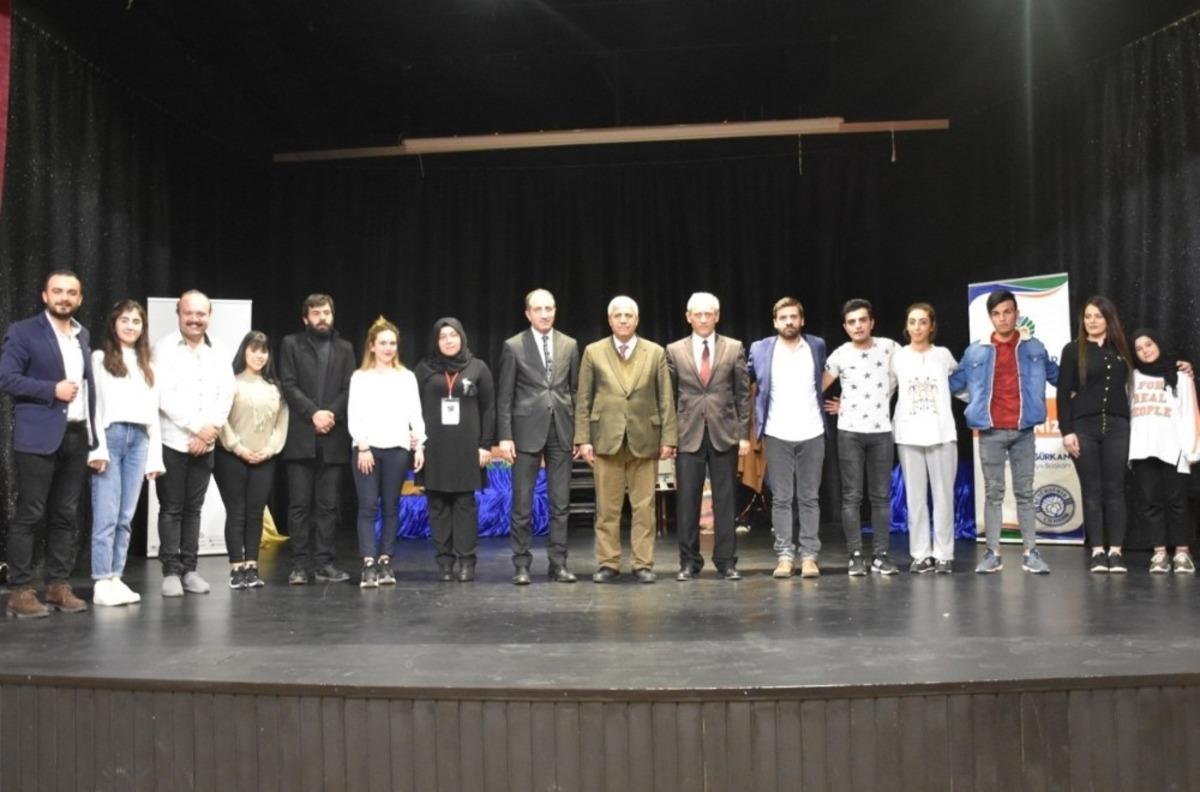 Malatya&rsquo;da &ldquo;Bağımlı Değiliz&rdquo; adlı tiyatro oyunu