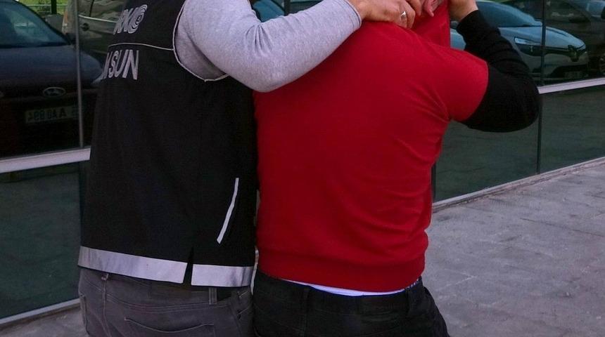 Samsun&rsquo;da polisten ka&ccedil;arken yanan ara&ccedil;taki uyuşturucuyla ilgili g&ouml;zaltına alınan s&uuml;r&uuml;c&uuml; tutuklandı