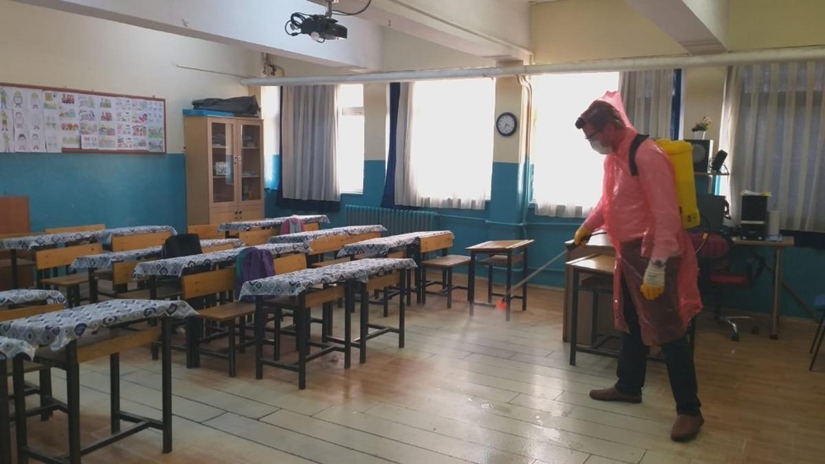 Okul m&uuml;d&uuml;r&uuml;nden korona vir&uuml;se karşı tedbir