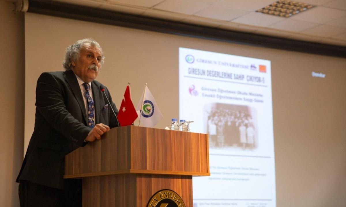 &Ouml;ğretmen okulu mezunları Giresun &Uuml;niversitesi&rsquo;nde bir araya geldi