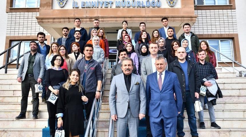 &Ouml;ğretmenlerden İl Emniyet M&uuml;d&uuml;r&uuml; Tuğ&rsquo;a ziyaret