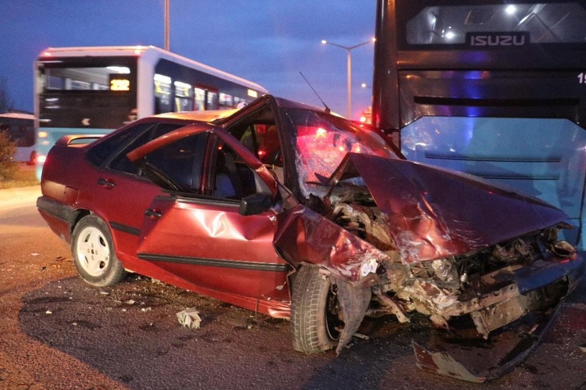 Otomobil hurdaya d&ouml;nd&uuml; : 1 yaralı