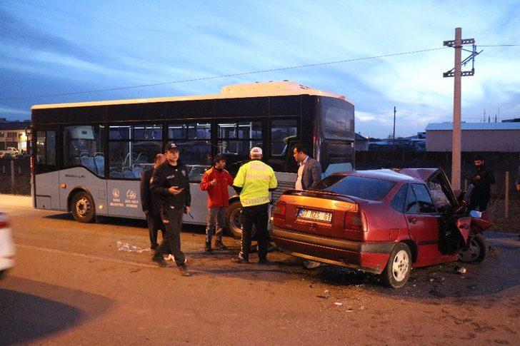 Otomobil hurdaya döndü : 1 yaralı G2