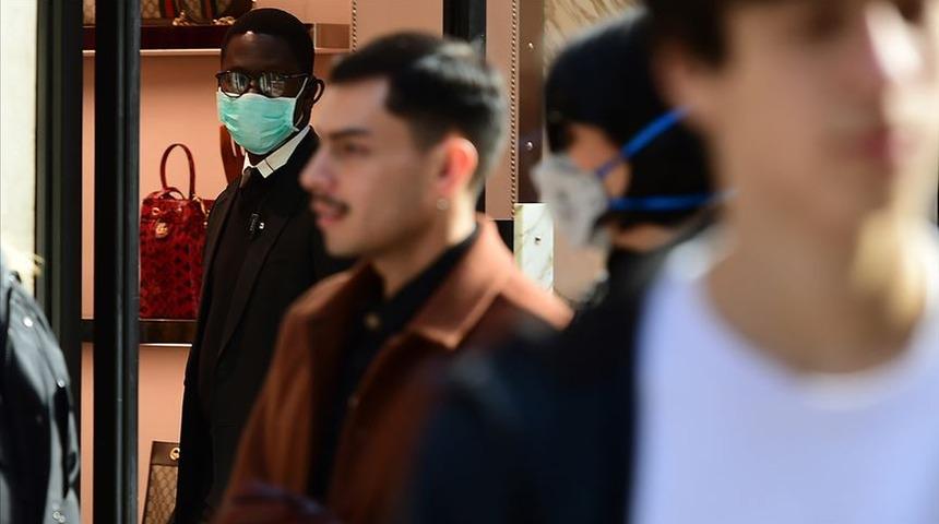 Son dakika: İtalya'da koronavir&uuml;s nedenli &ouml;l&uuml;m sayısı 827'ye y&uuml;kseldi