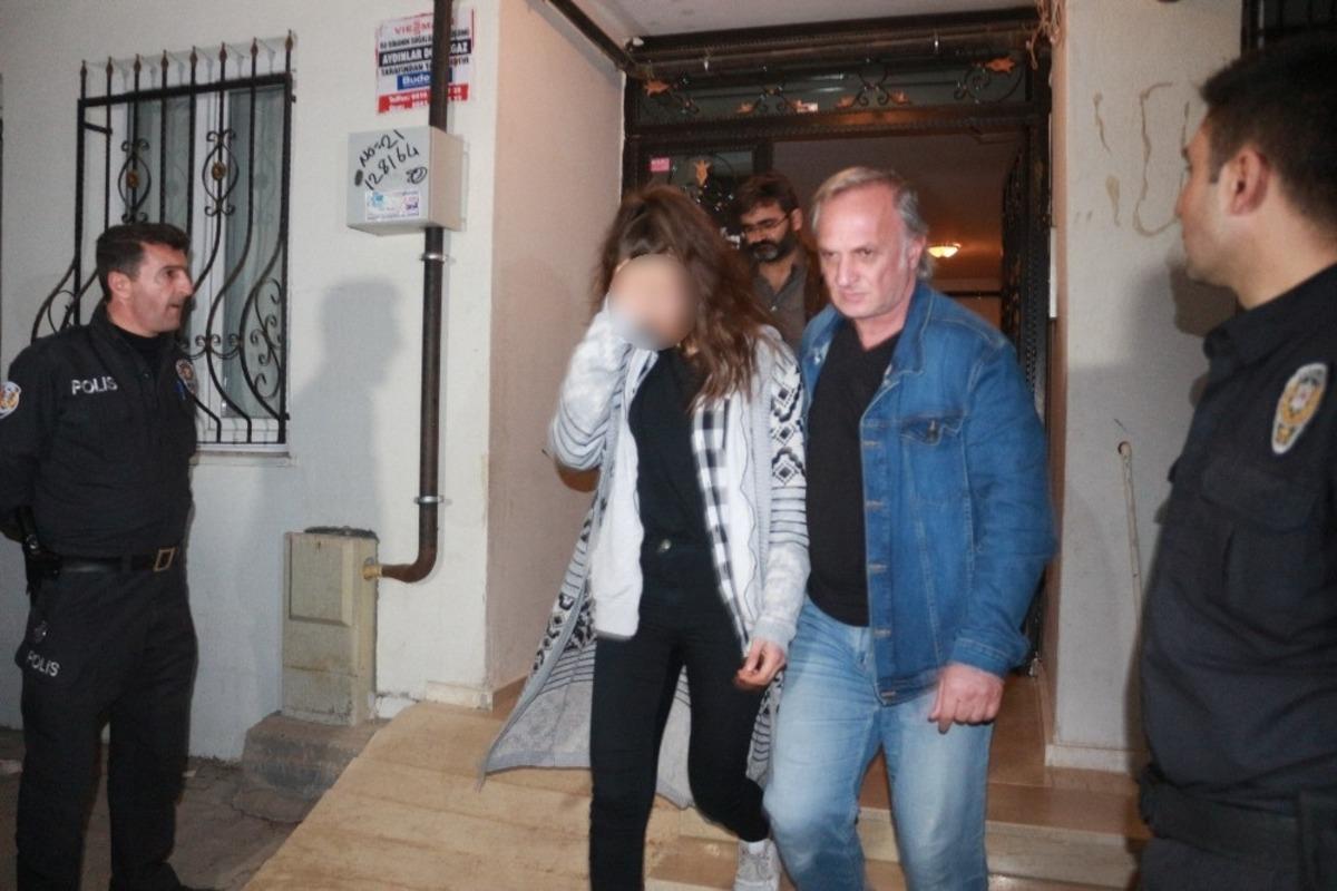 19 yaşındaki gen&ccedil; kız babasına kurşun yağdırarak &ouml;ld&uuml;rd&uuml;