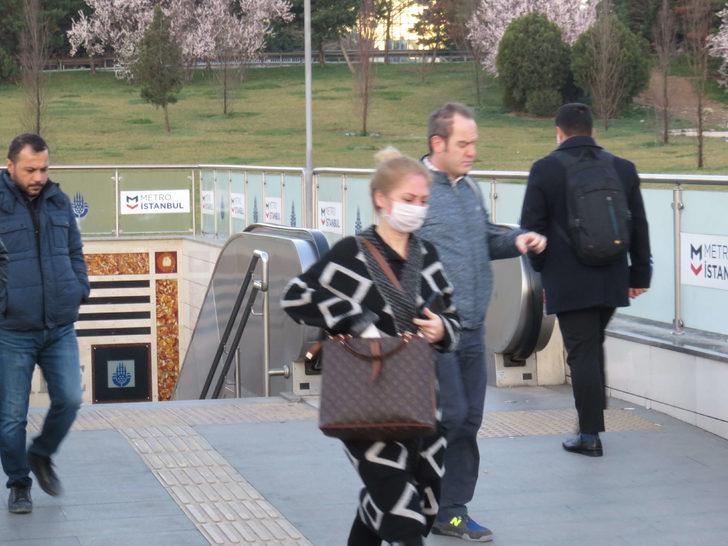 İstanbulluların koronavirüse karşı toplu ulaşımda maskeli önlemi G2