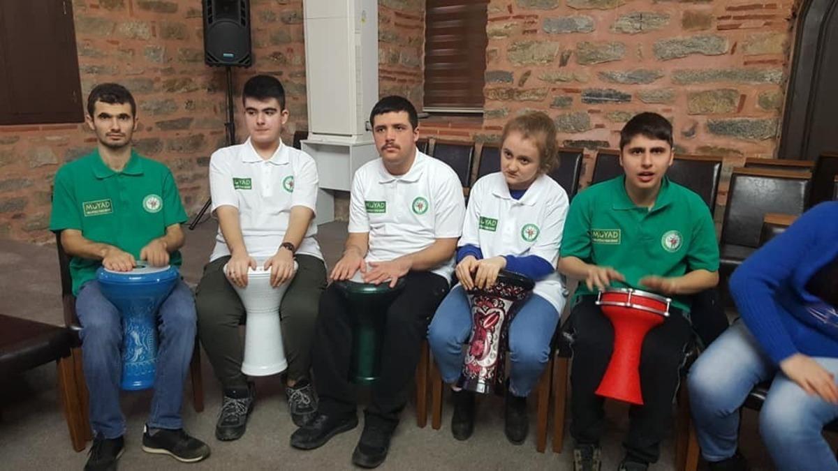 Bizim Gen&ccedil;ler Ritim At&ouml;lyesi ışık sa&ccedil;ıyor