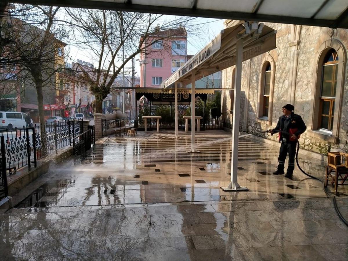 İl&ccedil;edeki t&uuml;m camilerde temizlik ve hijyen &ccedil;alışmaları