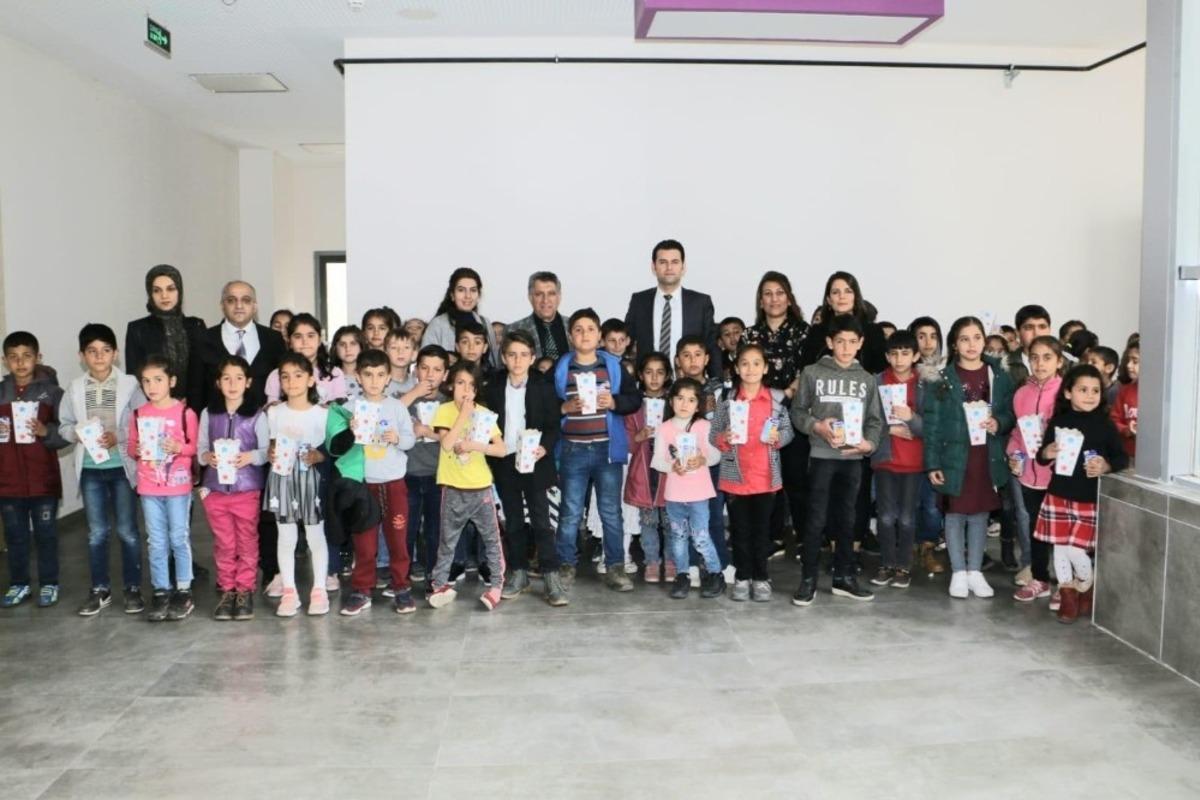 Kaymakam Beşikci minik &ouml;ğrencilerle bir araya geldi