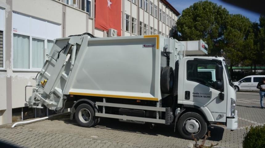 Gediz&rsquo;de yeni temizlik ara&ccedil;ları g&ouml;reve hazır