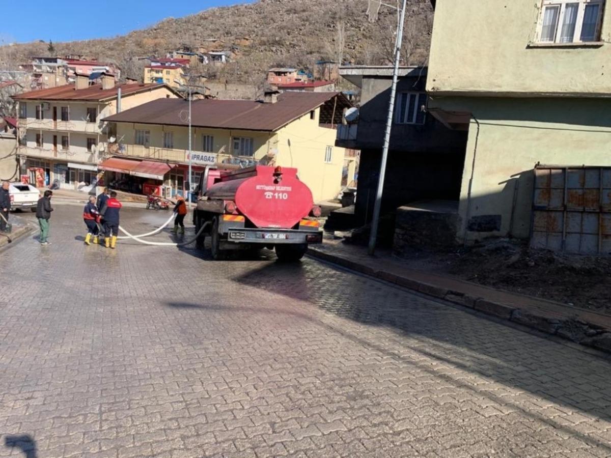 Beyt&uuml;şşebap&rsquo;ta caddeler temizlendi