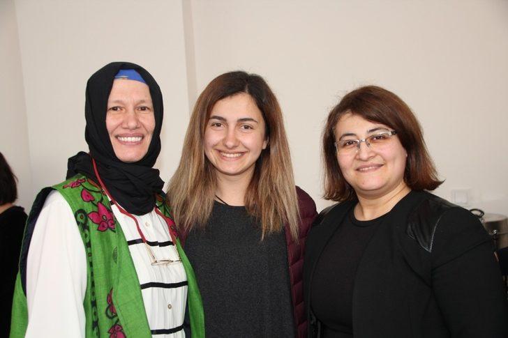 Türk kadınının Afrika’daki faaliyetleri anlatıldı G2