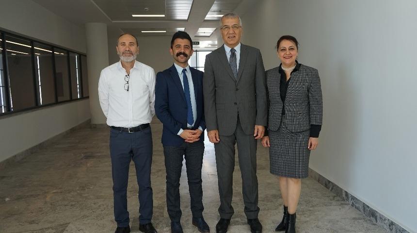 Mezitli&rsquo;de &rsquo;kırmızı&rsquo; adlı oyun sahnelenecek