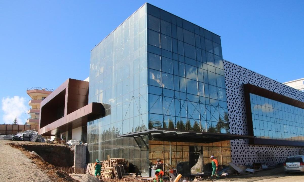 &Ccedil;iğdem y&uuml;zme havuzunda &ccedil;alışmalar s&uuml;ratle devam ediyor