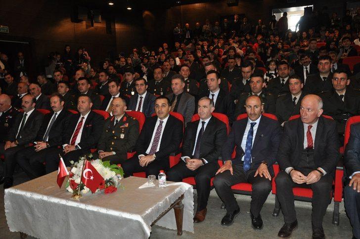 Mehmet Akif Ersoy Kars’ta anıldı G1