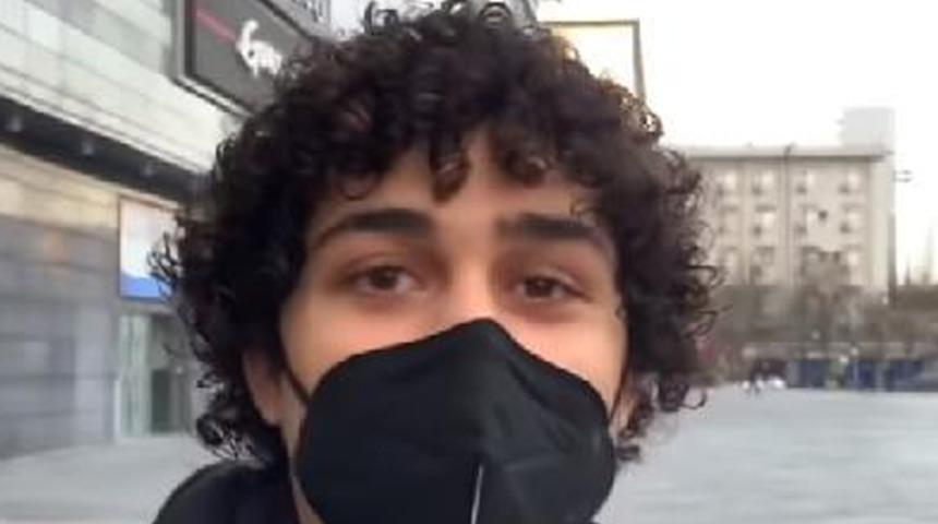 Koronavir&uuml;s&uuml; anlatan T&uuml;rk &ouml;ğretmen Burak Teoman'a &Ccedil;in'e giriş yasağı