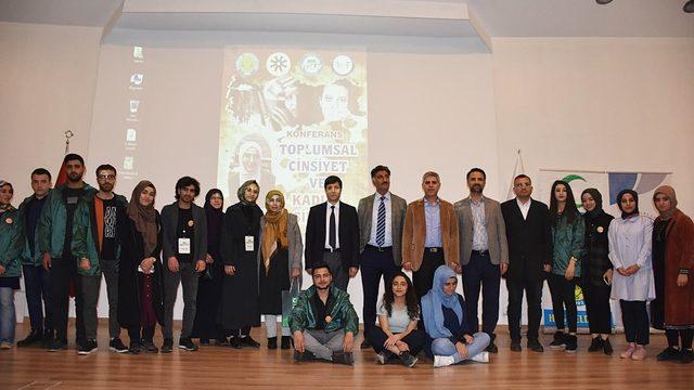 Yazar Cihan Aktaş HRÜ’de konferans verdi