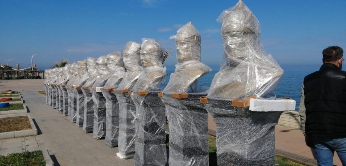 16 T&uuml;rk b&uuml;y&uuml;ğ&uuml;n&uuml;n b&uuml;st&uuml; Ak&ccedil;akoca&rsquo;ya geldi