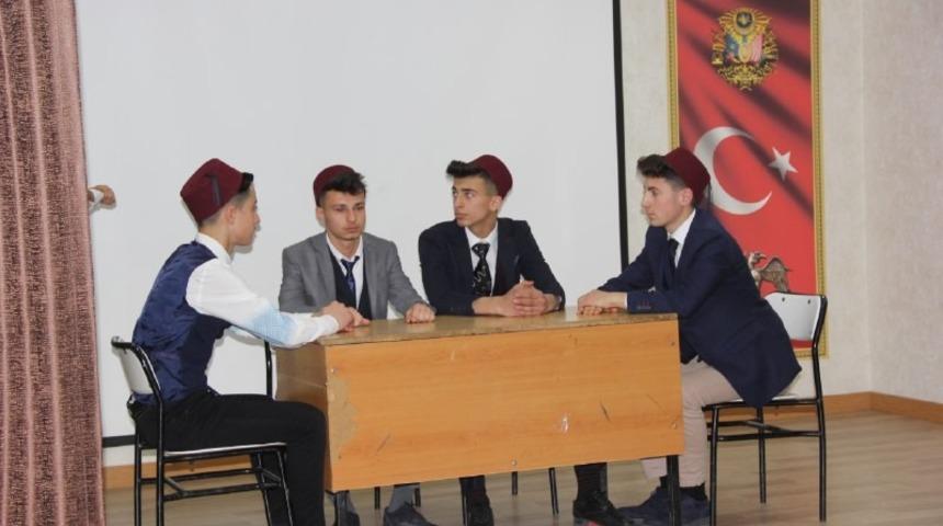 Zara&rsquo;da Akif anıldı