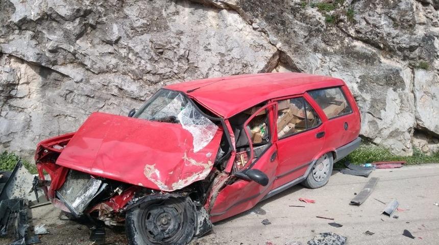 Otomobil ile tır &ccedil;arpıştı: 1 yaralı