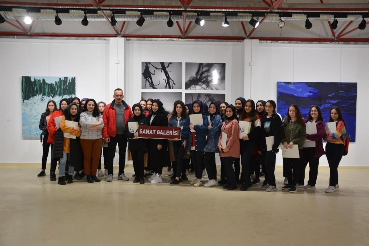 Lisesi &ouml;ğrencileri Sanat Tasarım ve Mimarlık Fak&uuml;ltesi&rsquo;nde buluştu