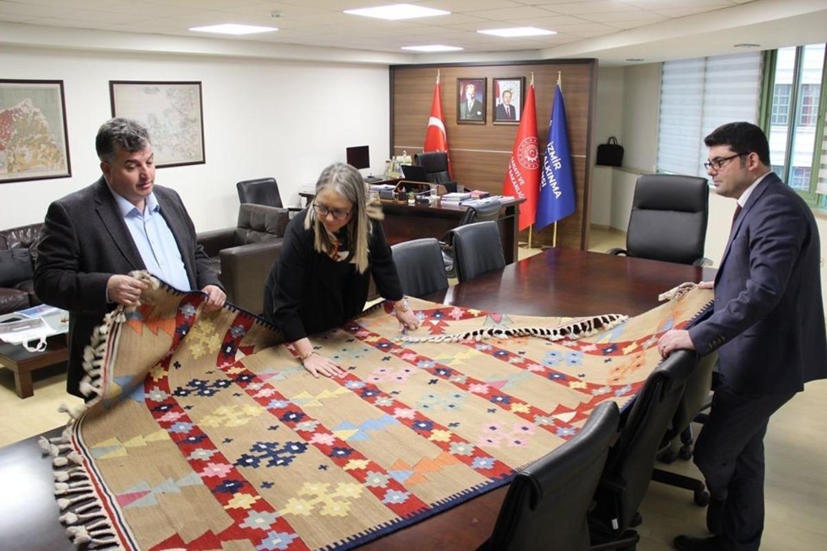 Kınık&rsquo;ın kilimleri markalaşma yolunda