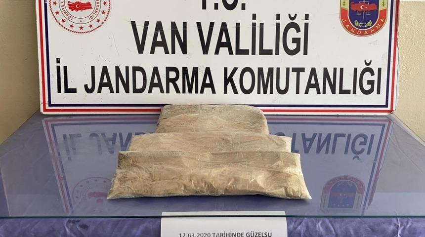 G&uuml;rpınar&rsquo;da 6 kilo 500 gram eroin ele ge&ccedil;irildi
