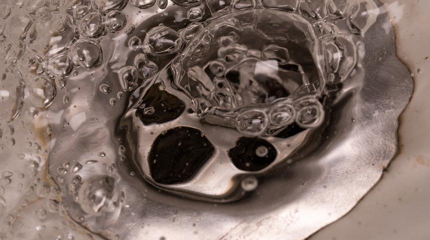 Mutfak lavabosundaki kötü konu nasıl giderilir?