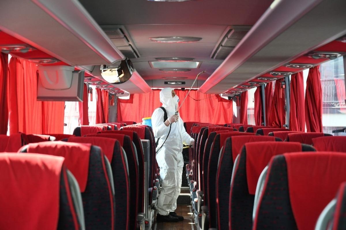 Pendik&rsquo;te korona vir&uuml;se karşı dezenfekte &ccedil;alışmaları yapılıyor