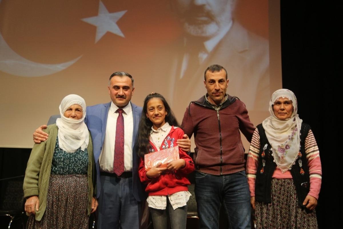 İstiklal Marşı&rsquo;nın kabul&uuml;n&uuml;n 99. yıl d&ouml;n&uuml;m&uuml; Develi&rsquo;de kutlandı