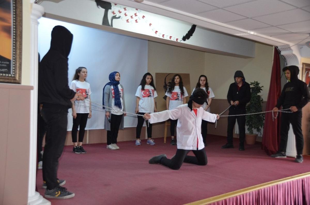 İstiklal Marşı&rsquo;nın 99. yılı kutlandı