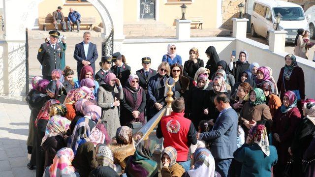 Jandarmadan İffet Anıtına ziyaret