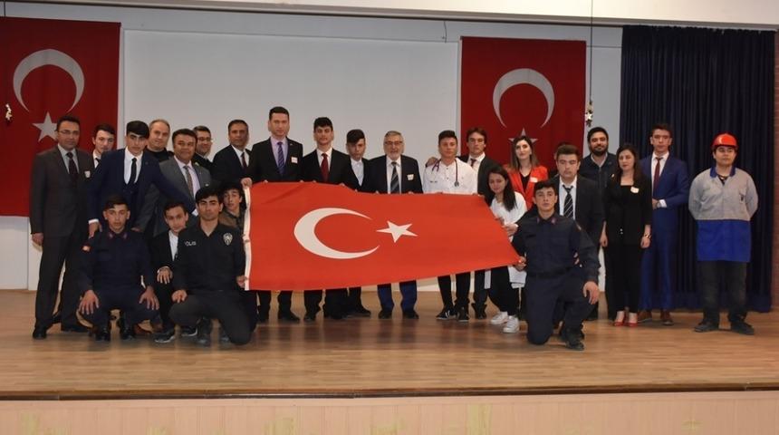 İn&ouml;n&uuml;&rsquo;de İstiklal Marşının kabul&uuml;n&uuml;n 99. yılı kutlandı