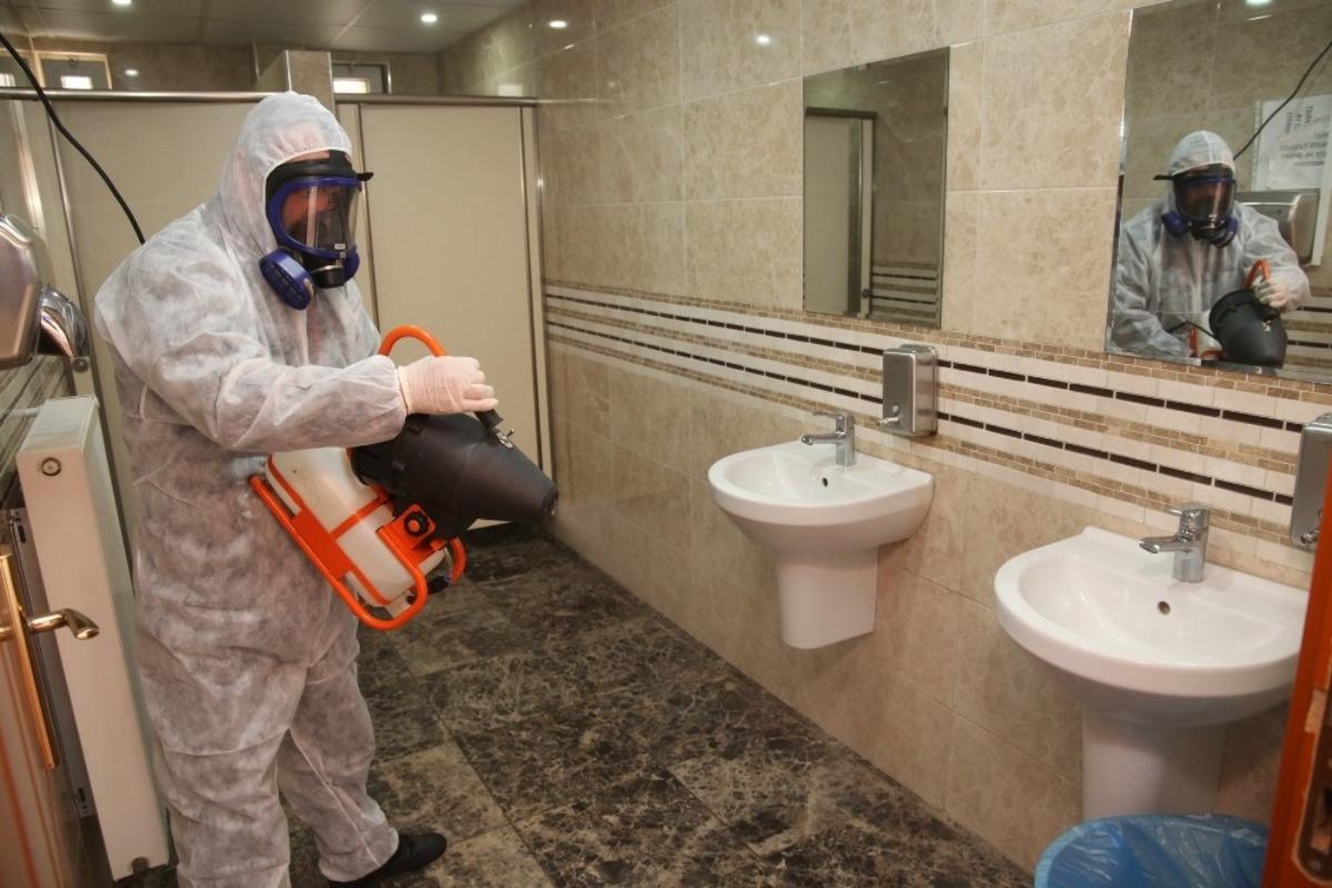 Odunpazarı Belediyesi korona vir&uuml;se karşı okulları dezenfekte ediyor