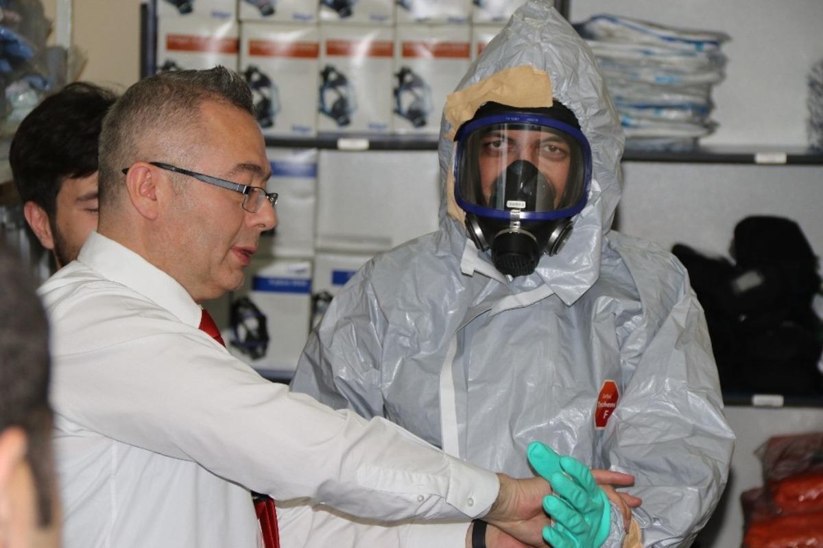 Kayseri&rsquo; de Hastane &Ccedil;alışanlarına Tıbbı Farkındalık KBRN Eğitimi Verildi.