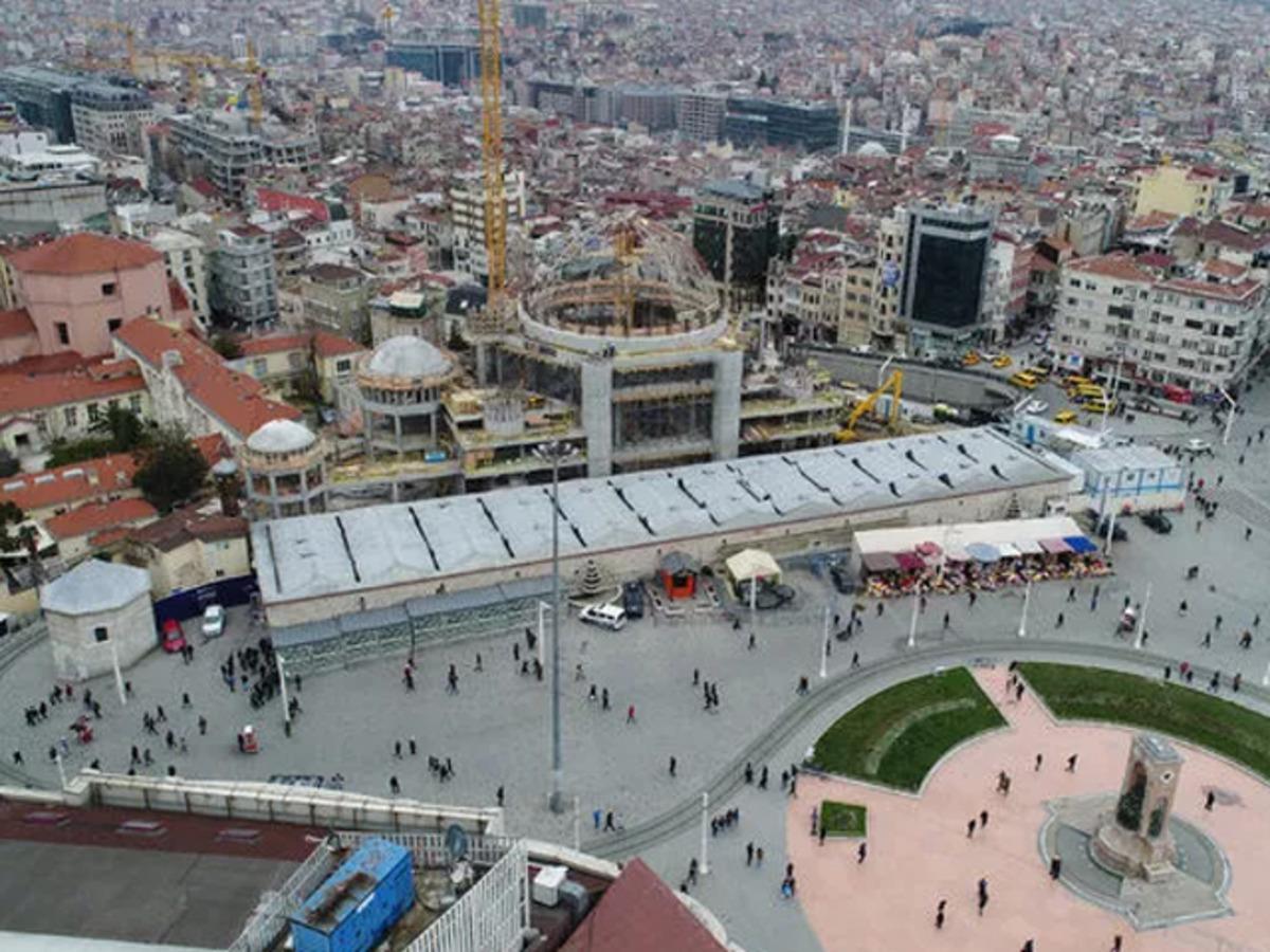 Taksim Meydanı ve İstiklal Caddesi'nde koronavir&uuml;s &ouml;nlemleri artırıldı