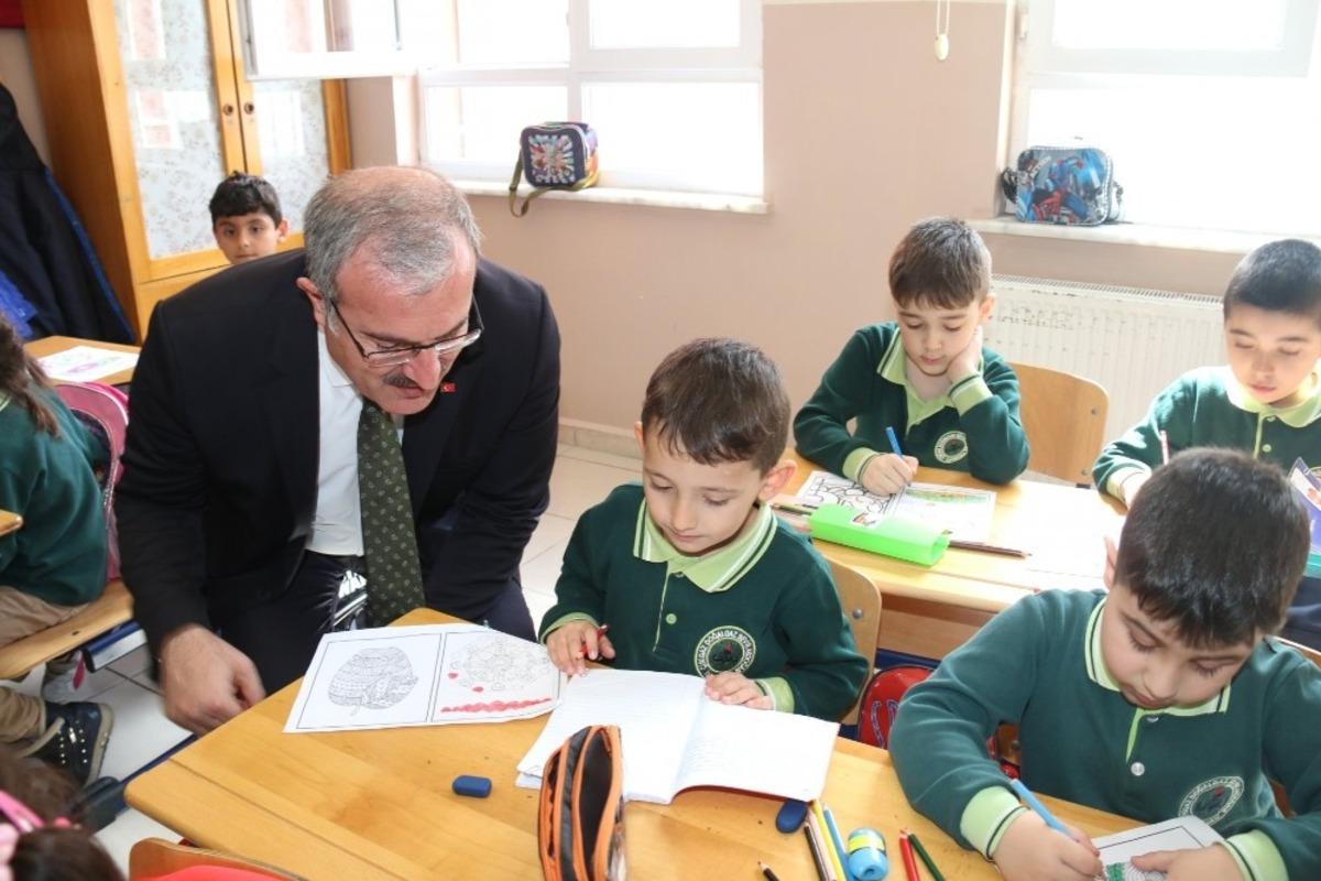 Vali Toraman&rsquo;ın okul ziyaretleri