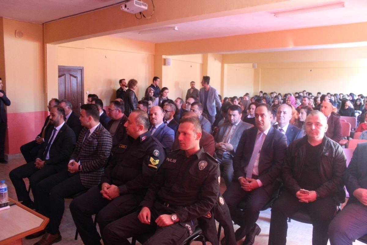 T&uuml;rkeli&rsquo;de Mehmet Akif Ersoy&rsquo;u anma programı